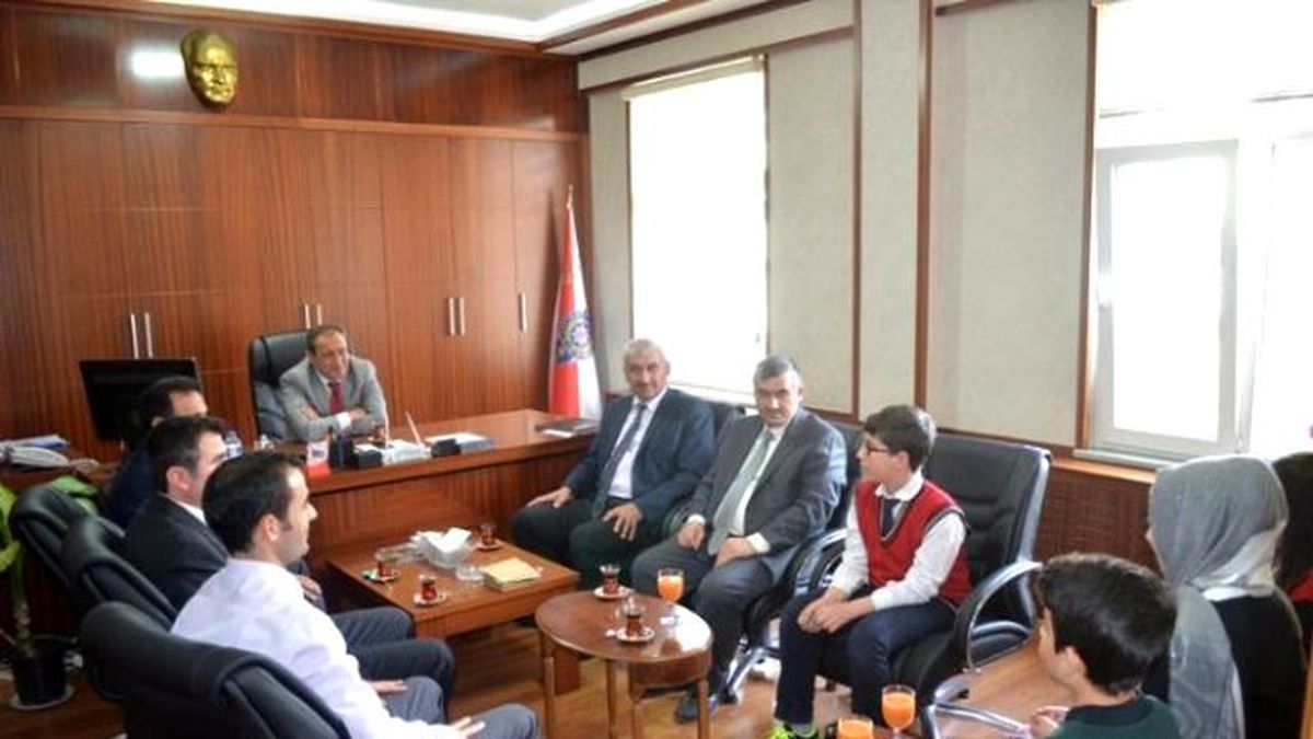 Öğrencilerden Polis Abilerine Mektup