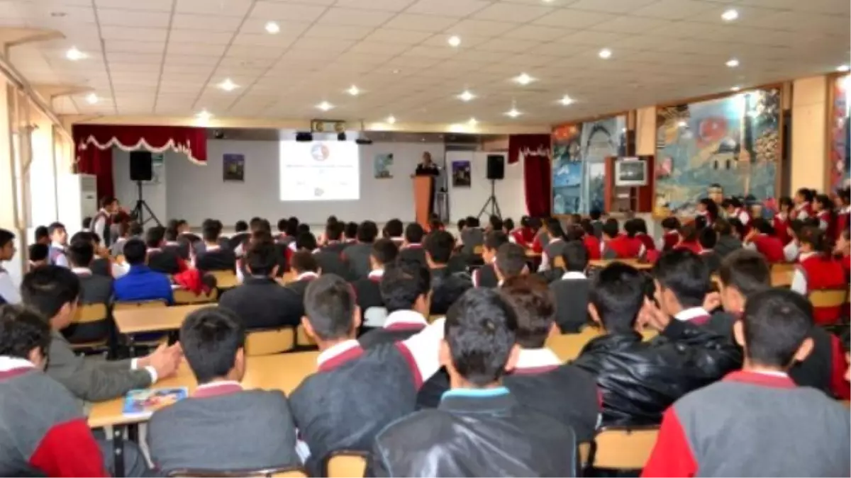 Osmaniye\'de Madde Bağımlılığıyla Mücadele Semineri Düzenlendi