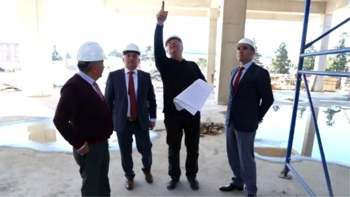 Rize\'nin İlk Beş Yıldızlı Otelinin Yapımı Sürüyor