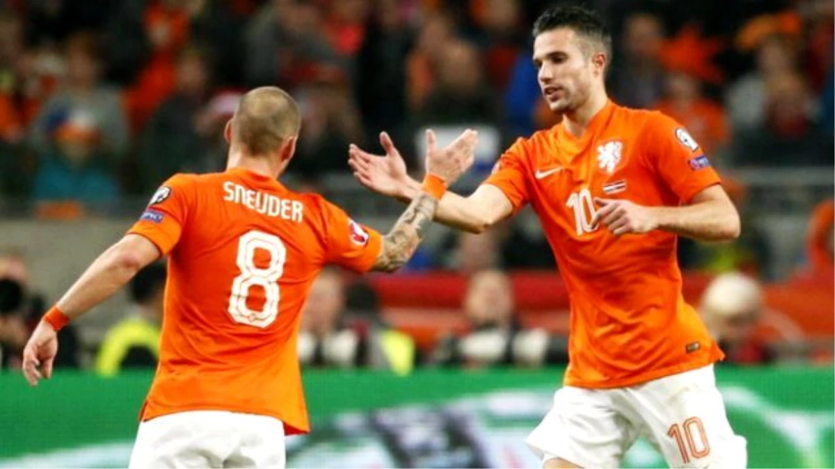 Hollanda Milli Takımı\'nda Sneijder Var, Van Persie Yok