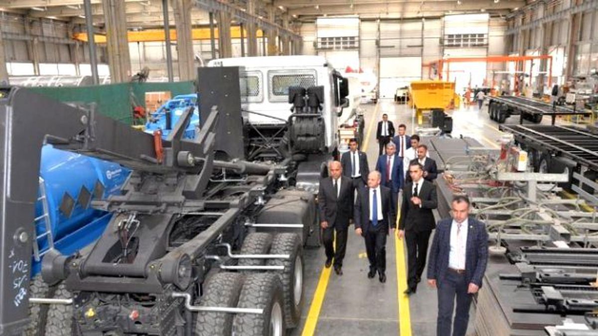 Vali Çakacak\'tan Otomotiv Sektöründe Faaliyet Gösteren Tesise Ziyaret