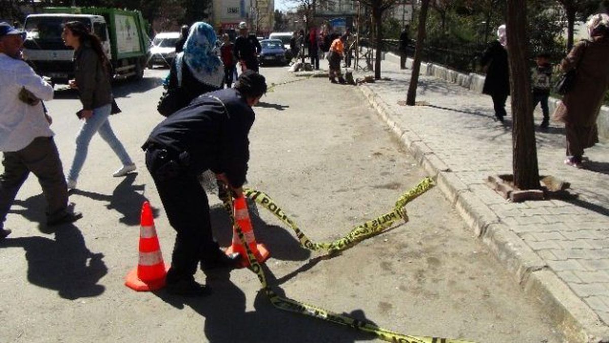 Acil Servis Önünde Unutulan Çanta Bomba Paniğine Neden Oldu