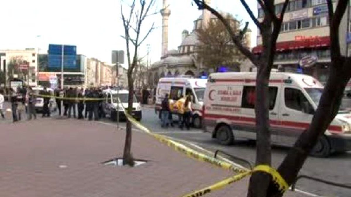 İstanbul\'da Silahlı Saldırı: 2 Yaralı