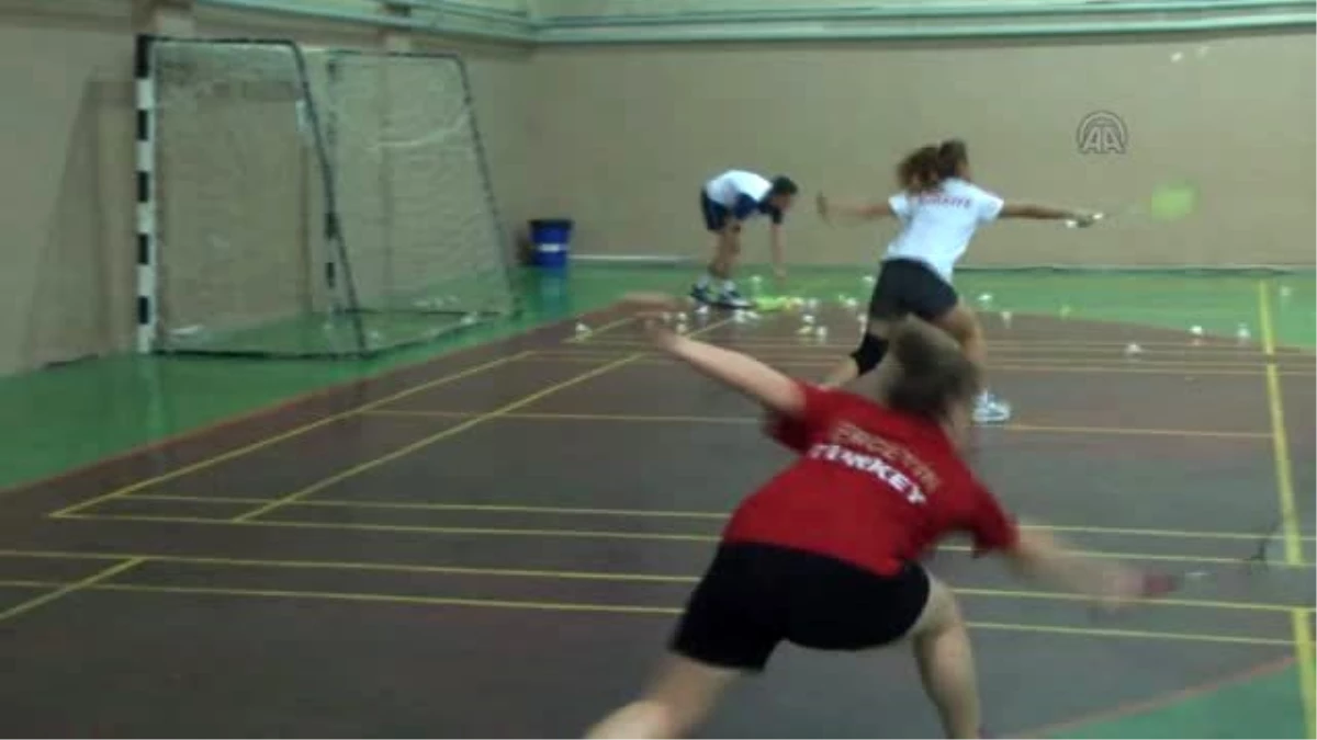 Badmintonun Yıldızları Avrupa Şampiyonasına Hazırlanıyor