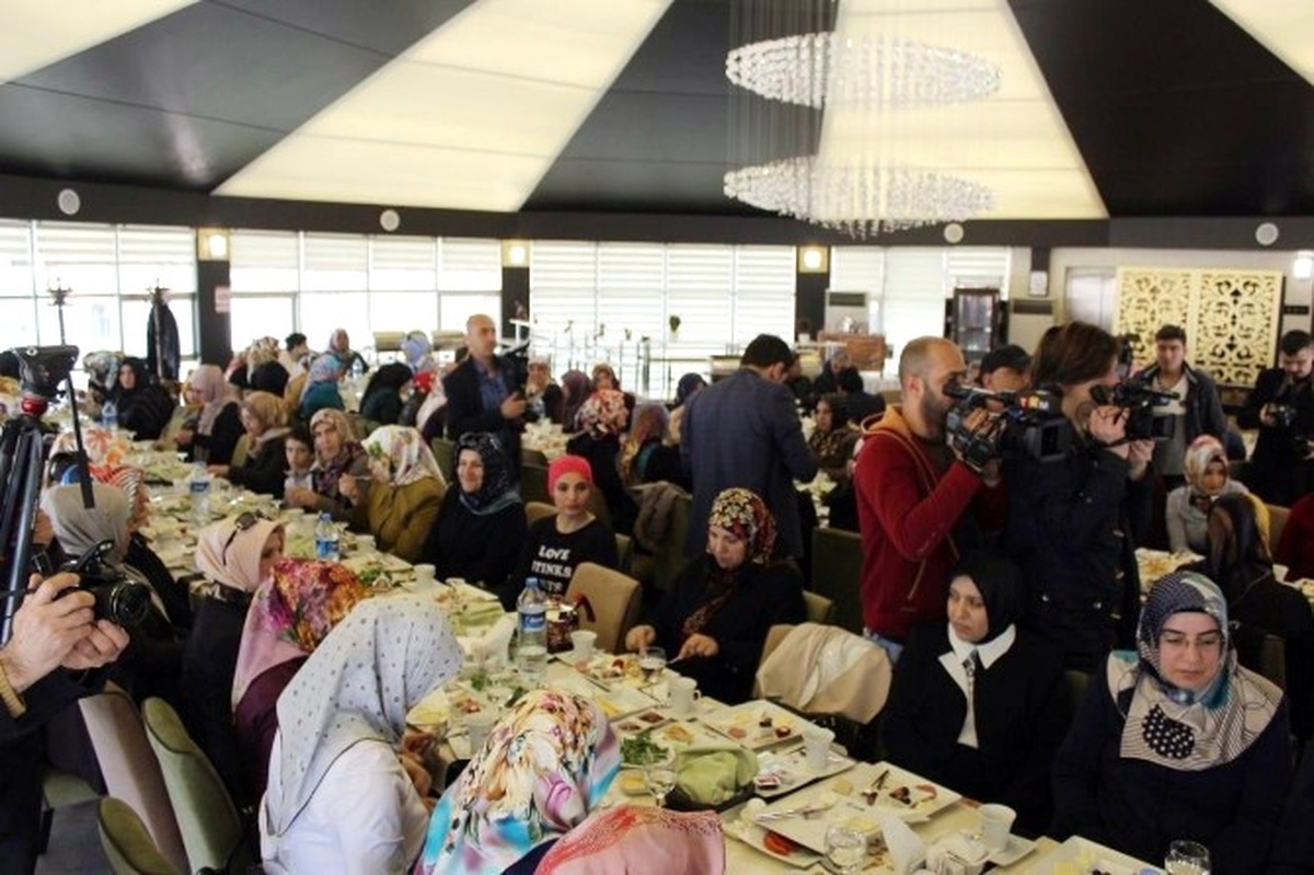 Bakan Bülent Tüfenkci, AK Parti\'li Kadınlarla Bir Araya Geldi