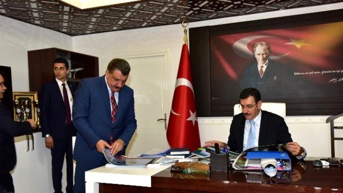 Bakan Tüfenkci, Battalgazi Belediyesi\'ni Ziyaret Etti
