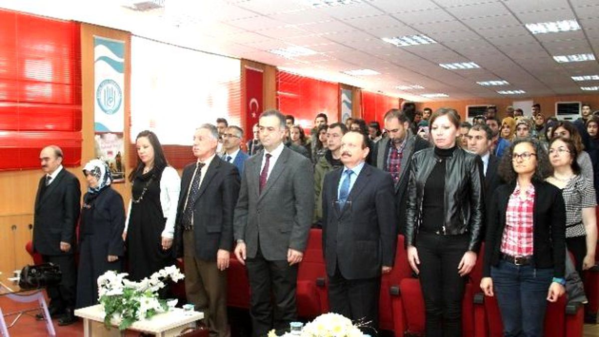 Beü\'de "Kaynayan Kum Çanakkale" Konulu Panel