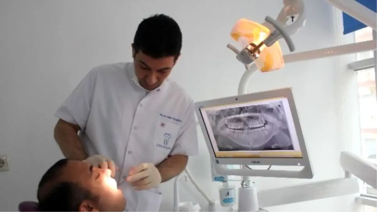 Bonding Uygulaması ile 15 Dakikada Gülüş Tasarımı"