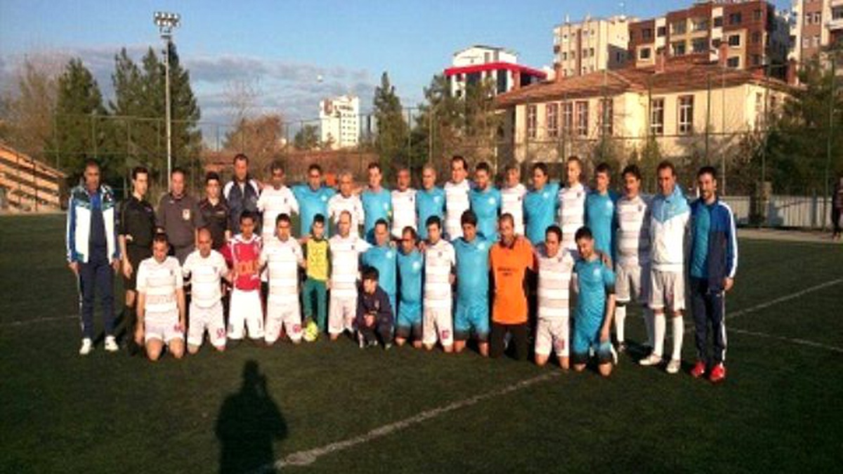 Diyarbakır\'da Masterler Futbol Turnuvası Başladı