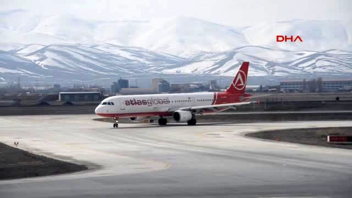 İstanbul Belediye Meclis Üyeleri ve Aileleri 3 Uçakla Erzurum\'a Gitti