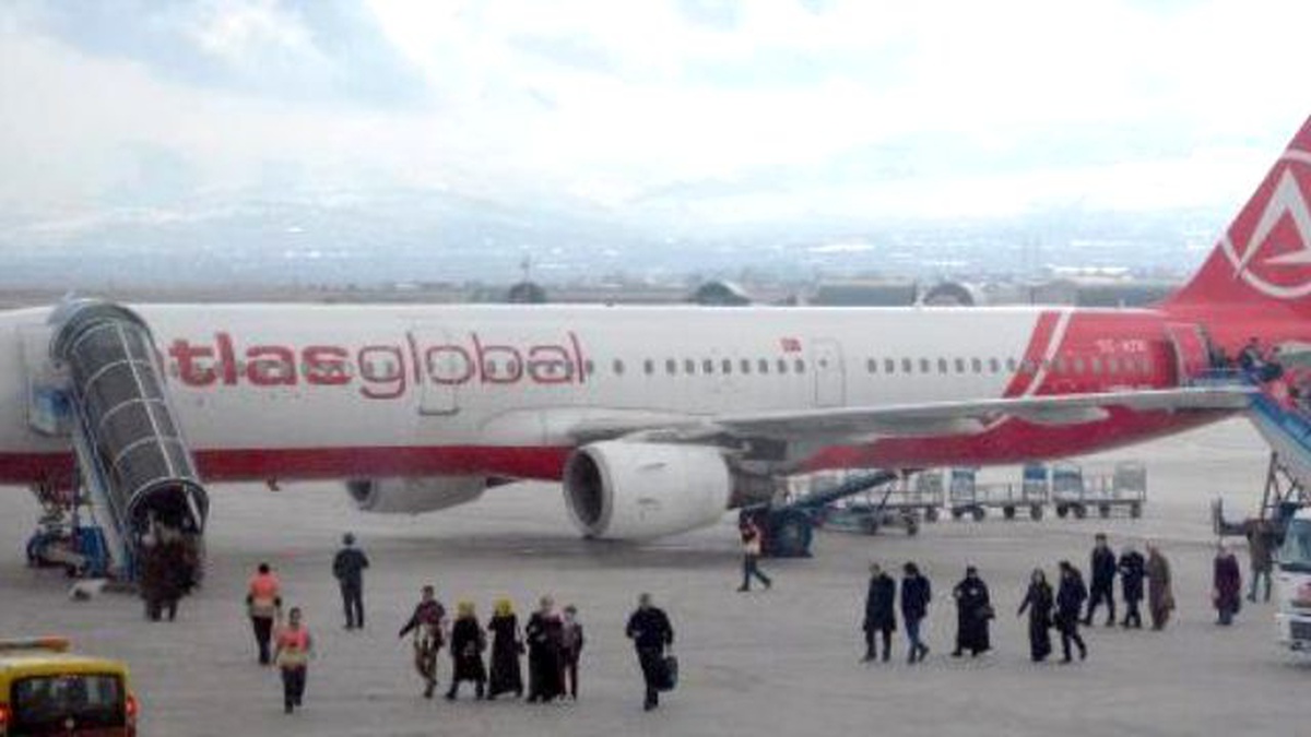 İstanbul Belediye Başkanları ve Meclis Üyeleri Erzurum\'a Gitti