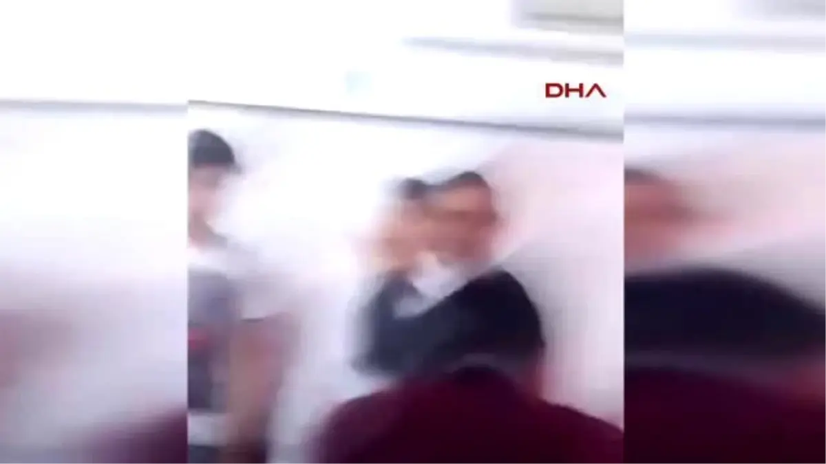 Sınıfta Öğretmen Dayağı Öğrenci Kamerasında