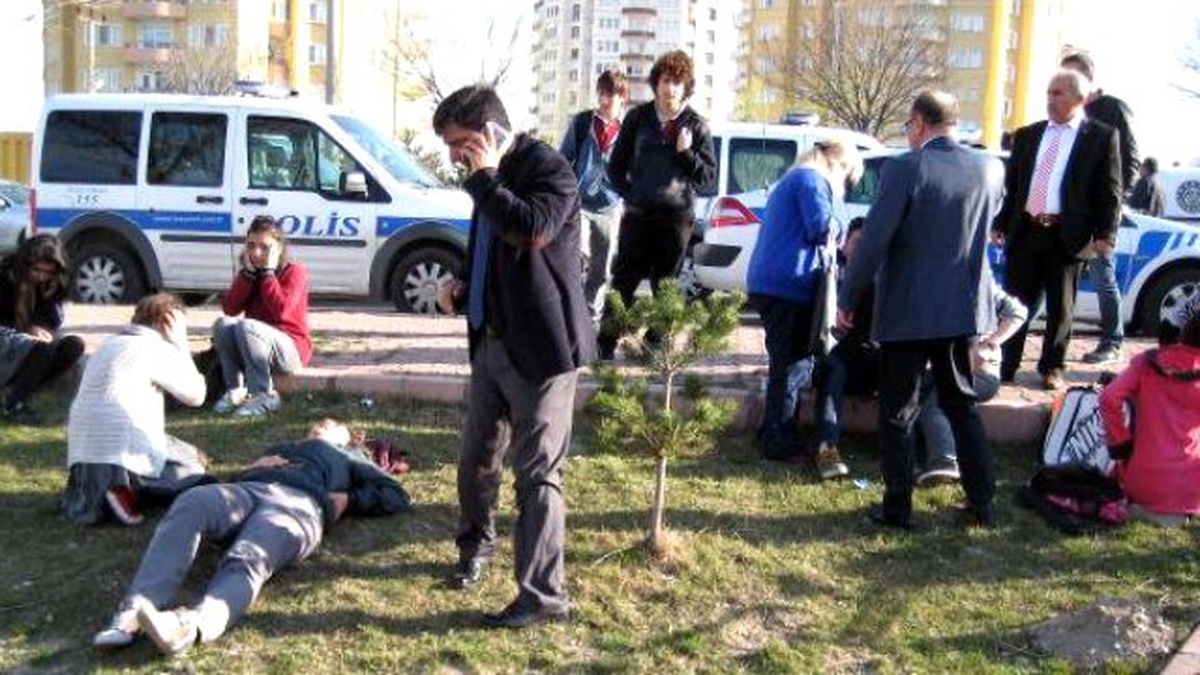 Kayseri\'de İki Otobüs Çarpıştı: ; 1 Ölü, 30 Yaralı (2)