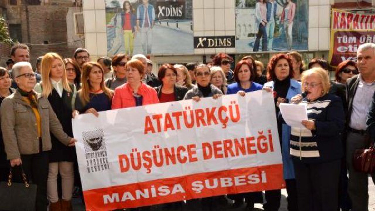 Manisa Add\'den Yeni Anayasa Çalışmalarına Tepki