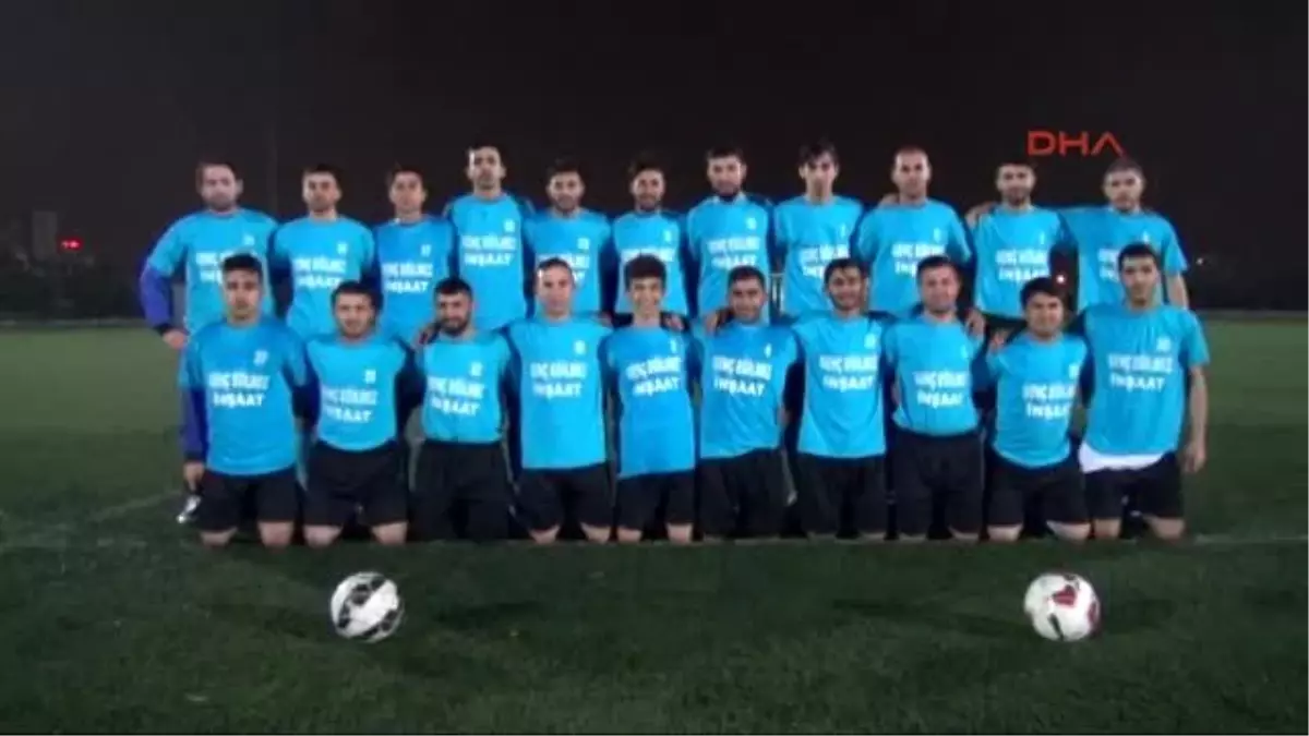 Mezarlıkspor Sahaya İniyor