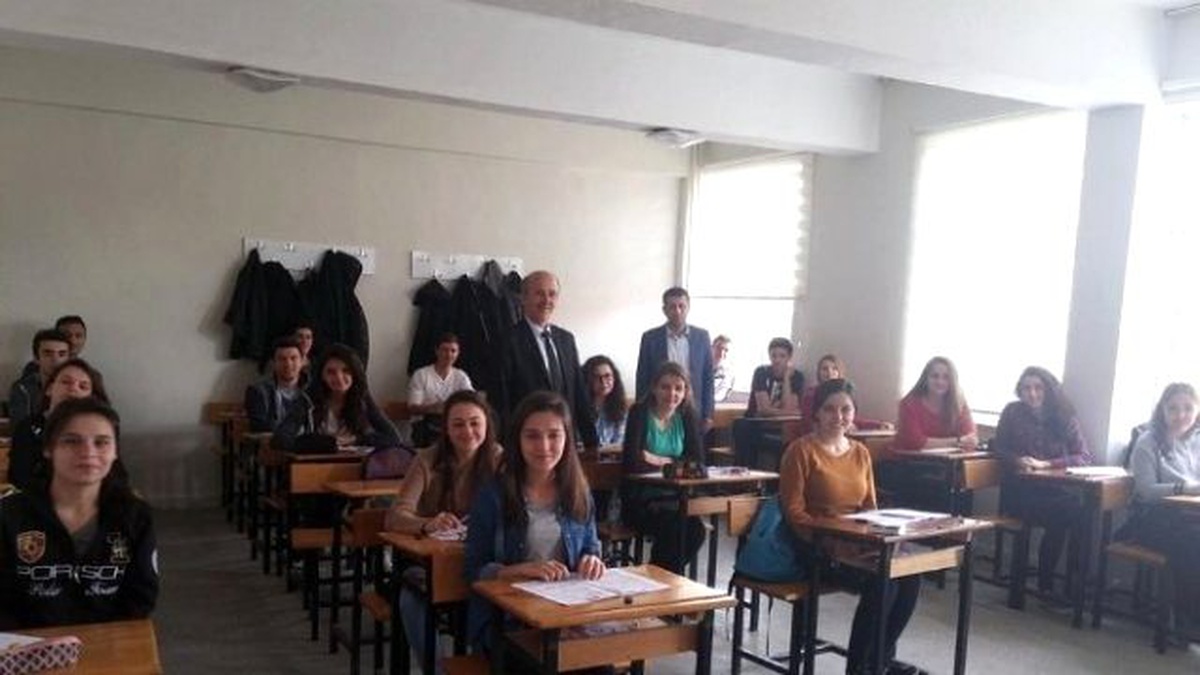 Milli Eğitim Müdüründen Öğrencilere Motivasyon Ziyareti