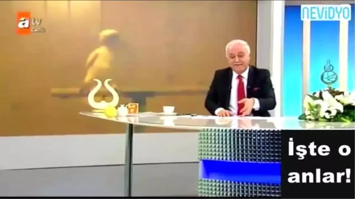 Nihat Hatipoğlu Zikir Çeken Papağanı Gerçek Sanınca...