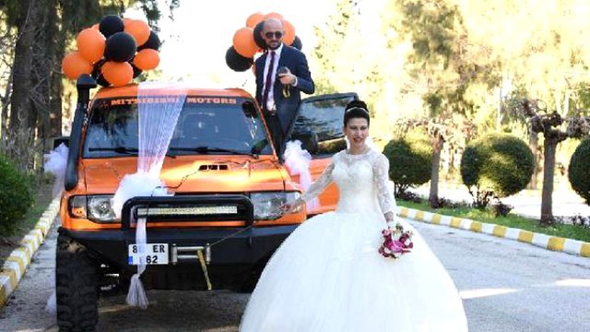 Offroad Aracını Gelin Arabası Yaptı