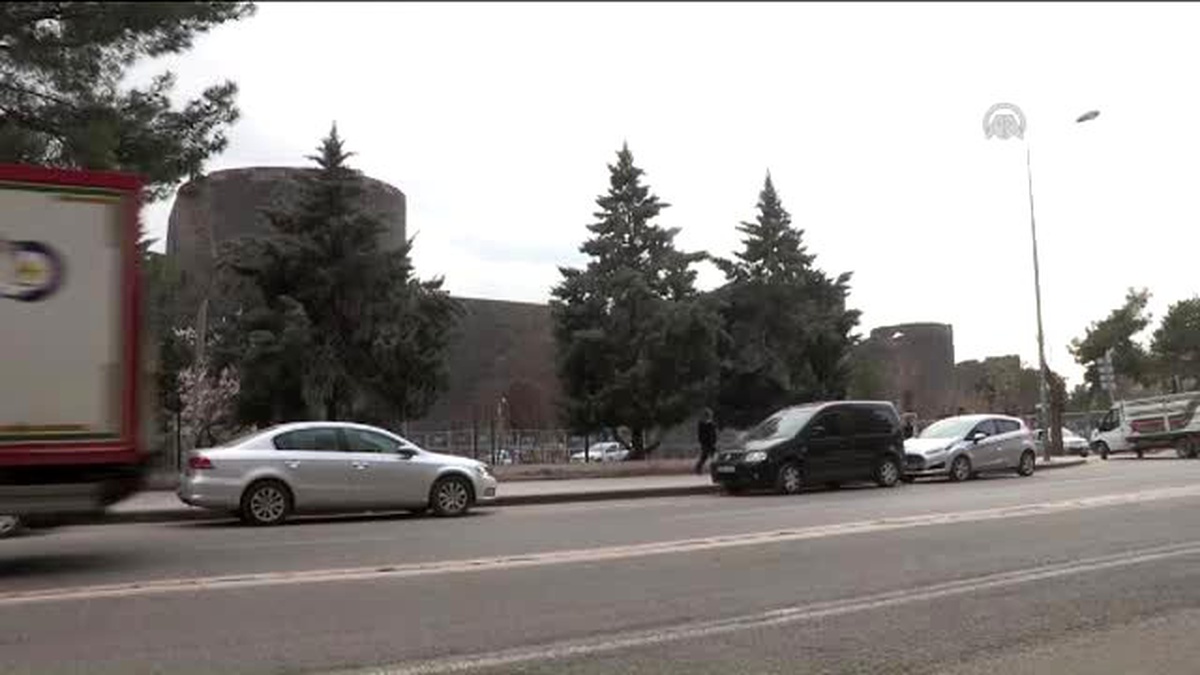 Operasyonların Bitmesi Gazi Caddesi\'ni Hareketlendirdi