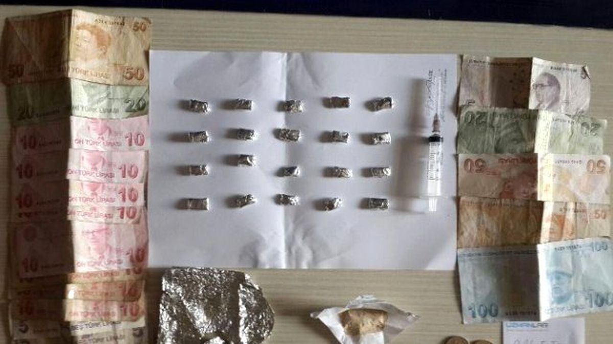 Şanlıurfa\'da Uyuşturucu Madde Satan 2 Kişi Yakalandı