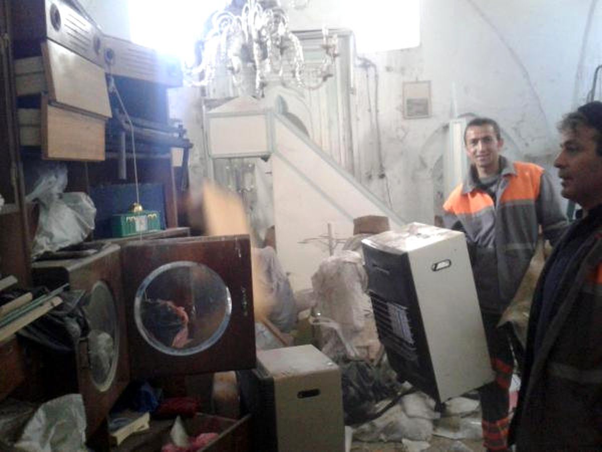 Tarihi Mescitten, 5 Kamyon Çöp Çıktı