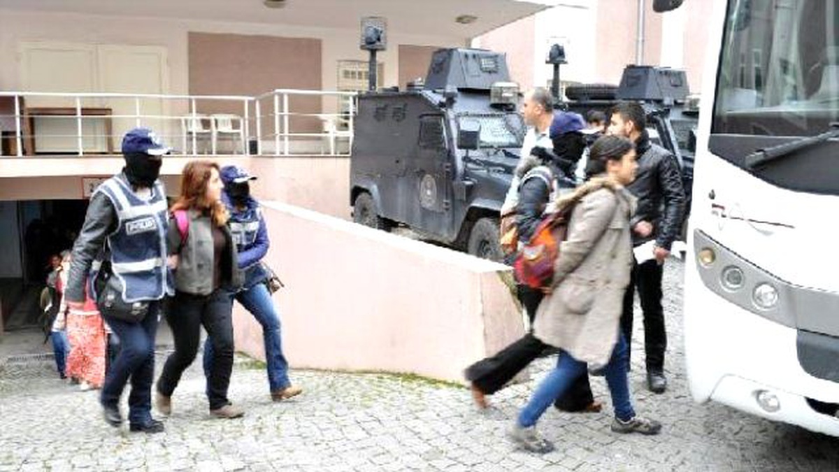 Terör Operasyonunda Gözaltına Alınan 24 Kişi Adliyede