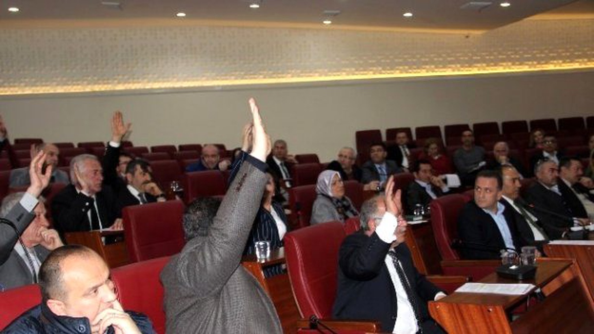 Yalova Belediye Meclisi\'nde "Kilise" Gerginliği