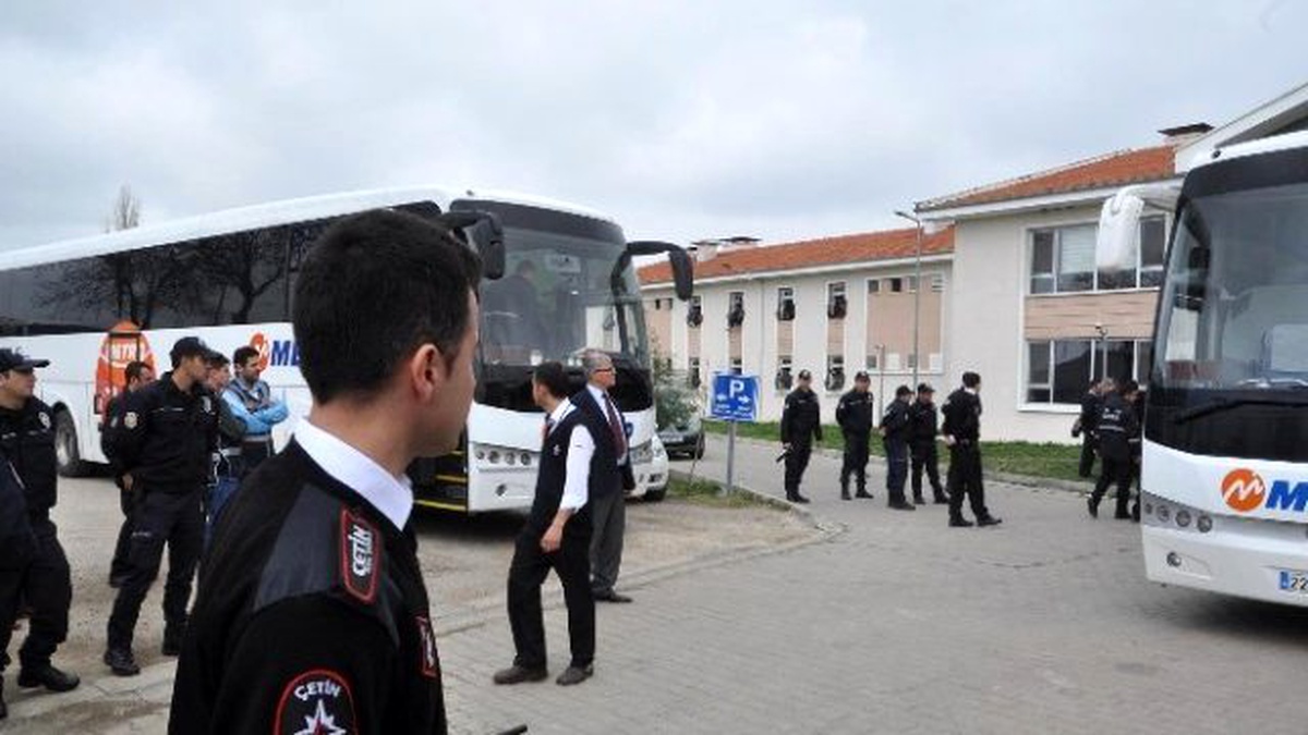 Yunanistan, Türkiye\'ye 90 Göçmeni Daha İade Etti
