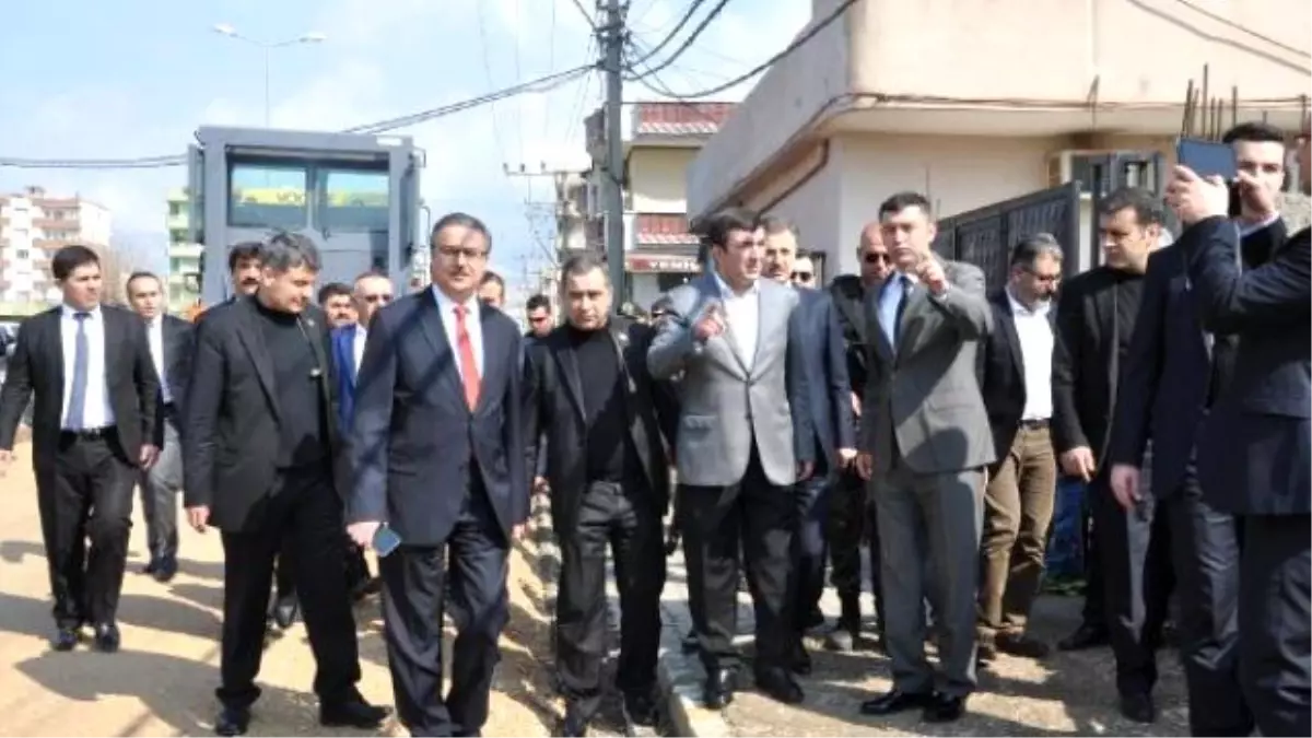 Bakan Yılmaz, Silopi\'de Asfaltlama Çalışmalarını Denetledi