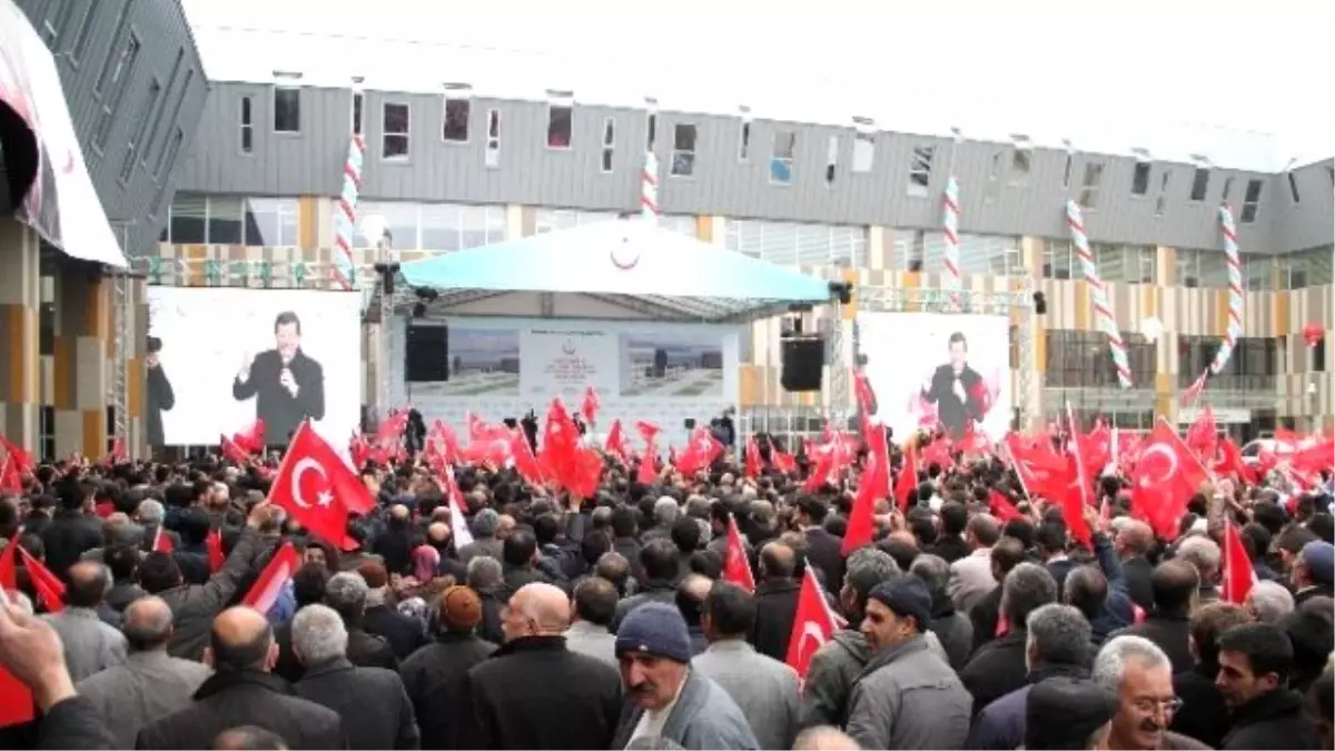 Başbakan Davutoğlu, Van\'da Akıllı Hastane Açılışına Katıldı