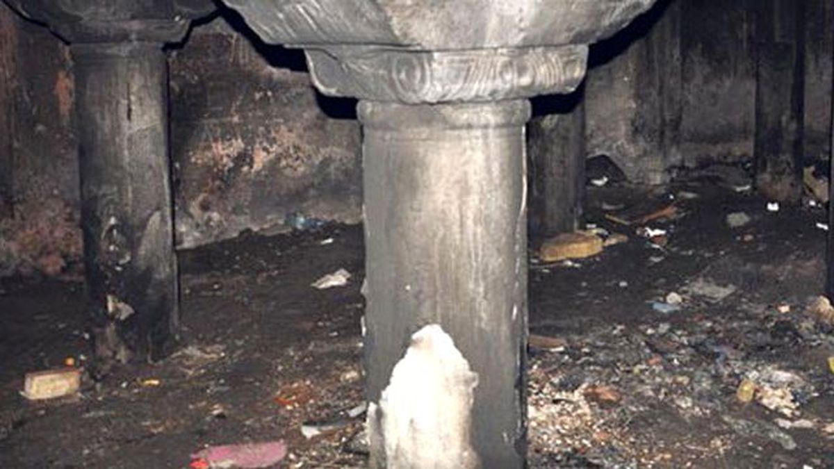 İstanbul'un Göbeğinde Skandal Görüntü! Bin 600 Yıllık Tarih Çöplüğe Döndü