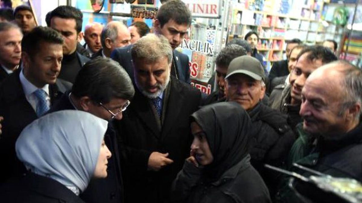 Davutoğlu; \'Ne Barikatlar, Ne Bombalar Devletin Milletiyle Buluşmasına Engel Olamayacak (4)