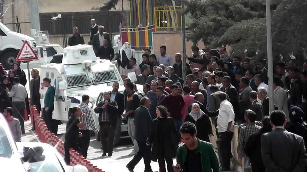 Silahlı Kavgada Yaralanan Genç Hayatını Kaybetti, Hastane Savaş Alanına Döndü