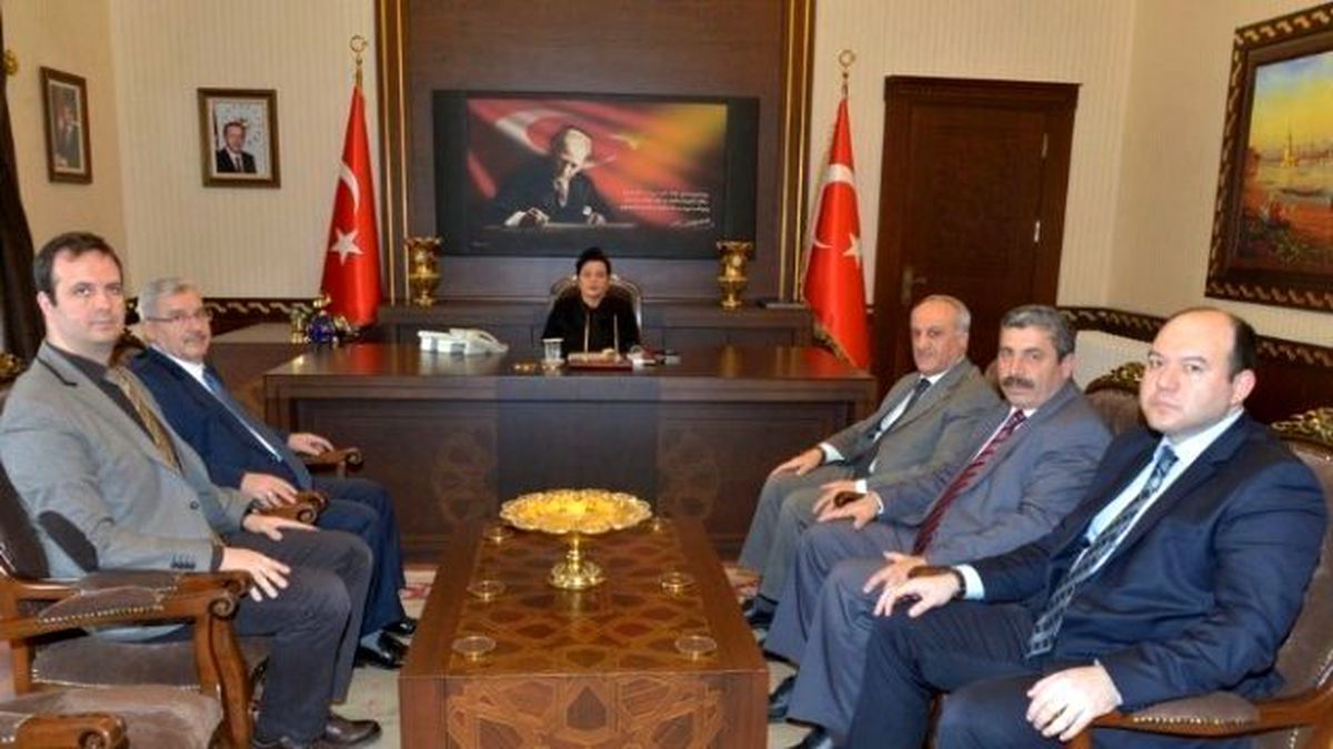 İmam Hatip Okulları Platformundan Vali Civelek\'e Ziyaret