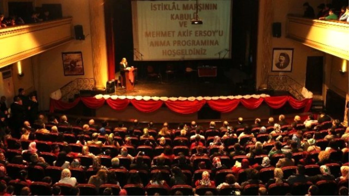 Mehmet Akif Ersoy Anıldı