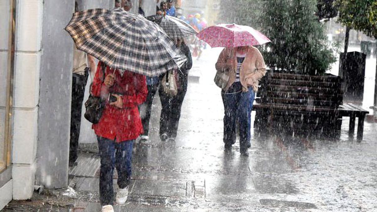 Meteoroloji'den Kuvvetli Fırtına ve Yağış Uyarısı