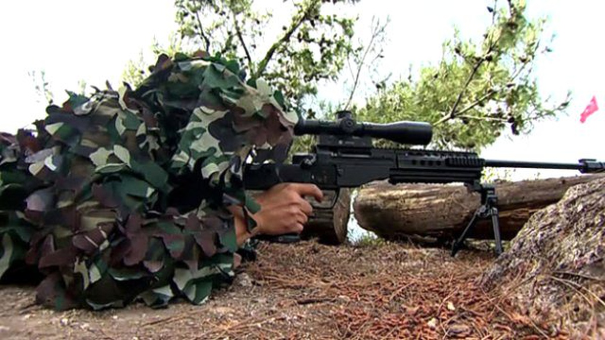 Patlayıcıyla Sınırı Geçmeye Çalışan PKK\'lı Terörist Vuruldu