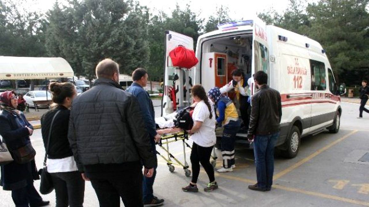Selfie Çekerken 30 Metrelik Şelaleden Düşüp Ağır Yaralandı