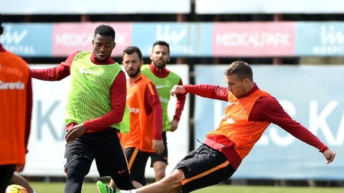 Sneıjder ve Hakan İstanbul\'da Bırakıldı