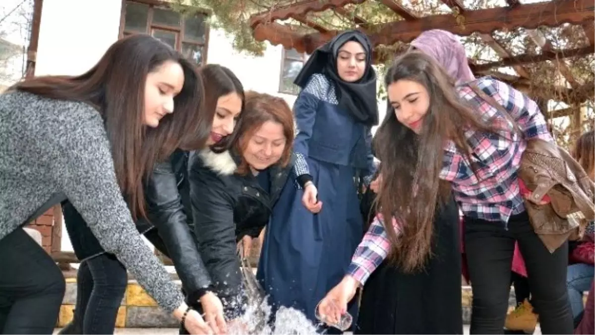 Ygs Sınavı Öncesi Akıl Suyu\'na Akın Ettiler