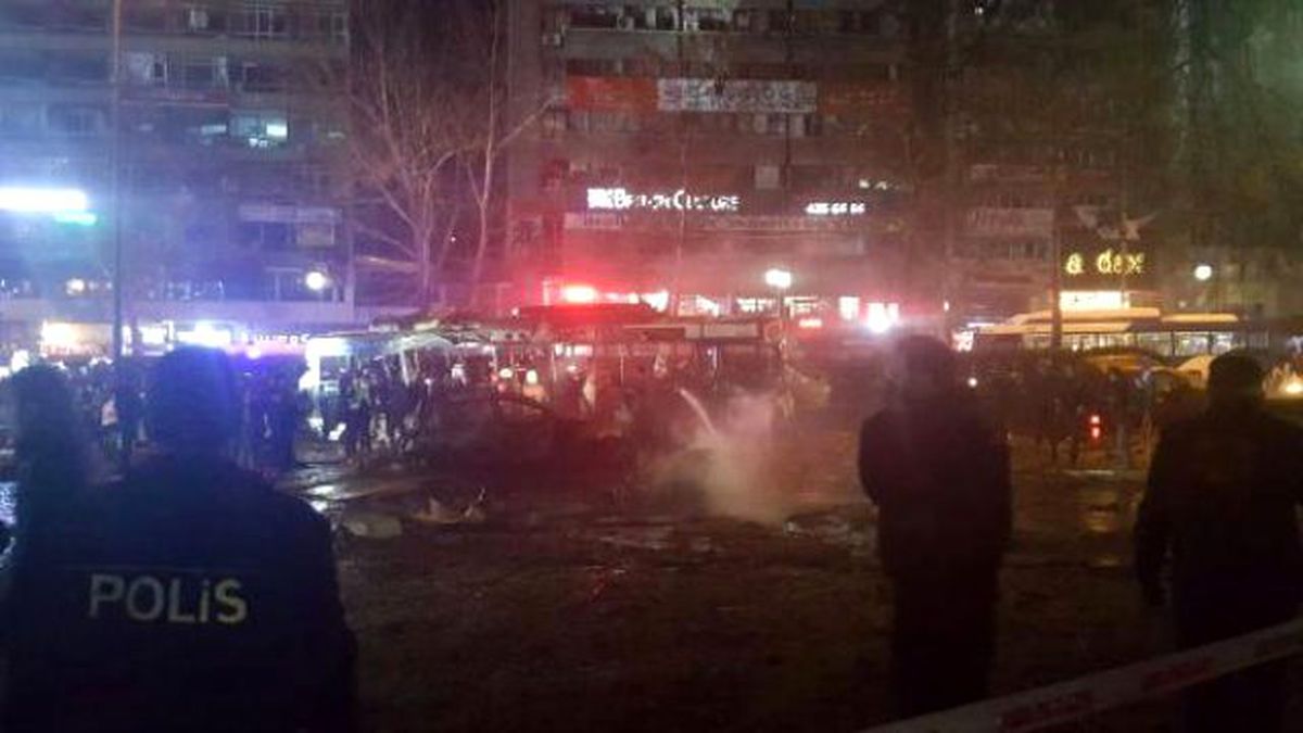 Ankara\'da Bombalı Saldırı; 27 Ölü, 75 Yaralı (5)