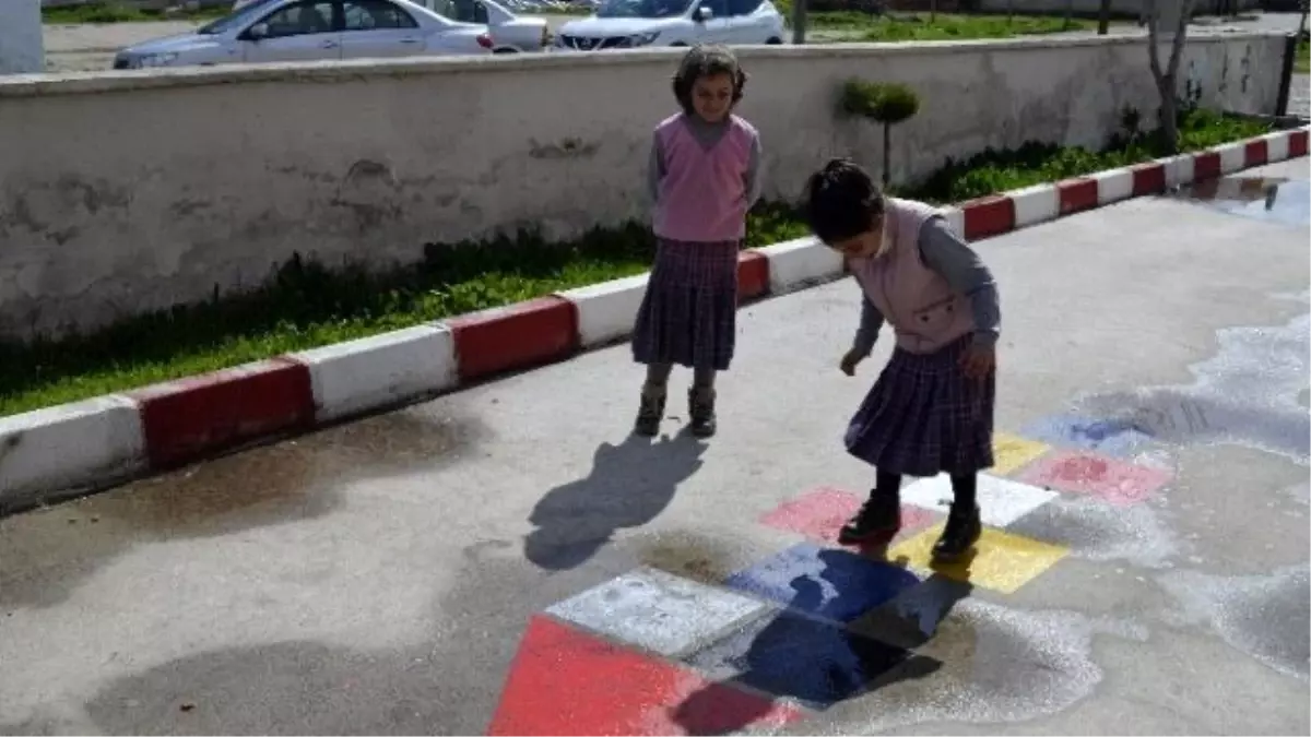 Belediyeden Öğrencilere Eğlenceli Hizmet