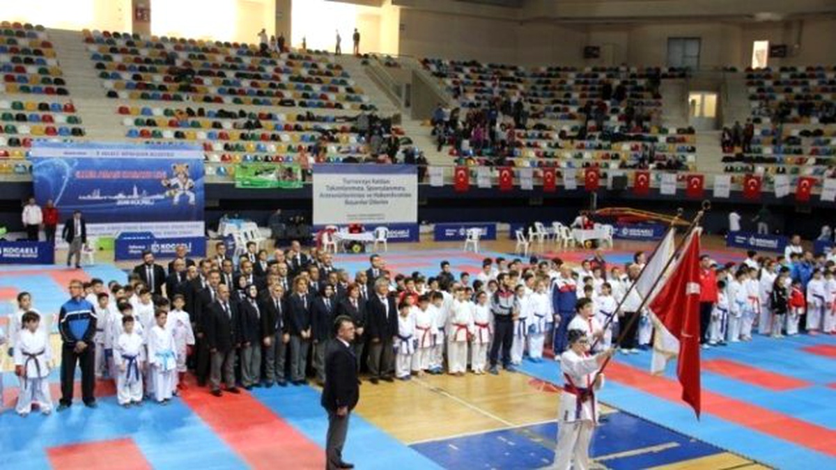 Büyükşehir Karate Ligi\'nin Dördüncü Etabı Yapıldı
