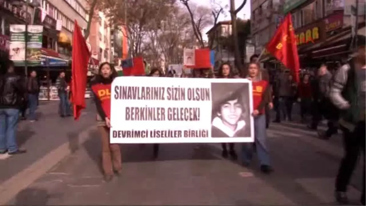 Eğitim Sistemini Protesto Etmek İsteyen Gruba Polis Müdahalesi; 6 Gözaltı