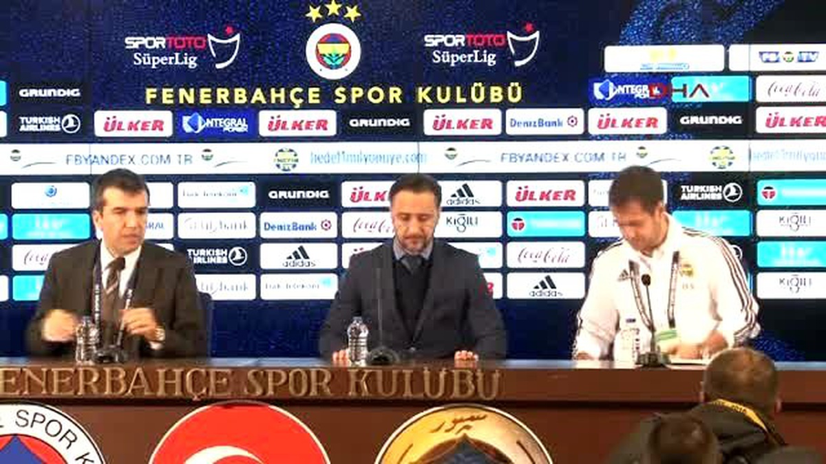 Fenerbahçe Teknik Direktörü Pereira Futbol Önemsiz. İnsanlar Yakınlarını, Ailelerini Kaybediyor