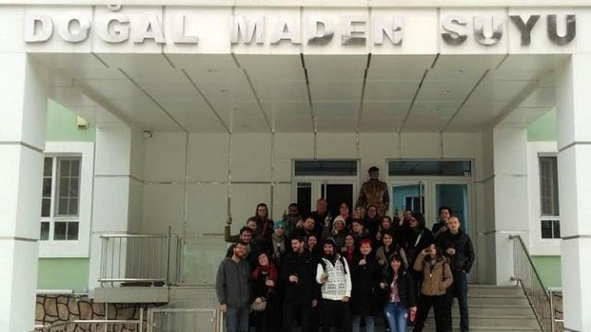 Misafirdiler Ev Sahibi Oldular