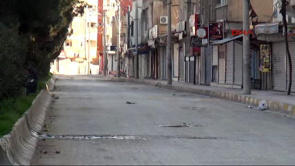 Nusaybin\'de Operasyon Hazırlığı, Tanklar Okul Bahçesine Yerleştirildi, İlçeden Göç Başladı