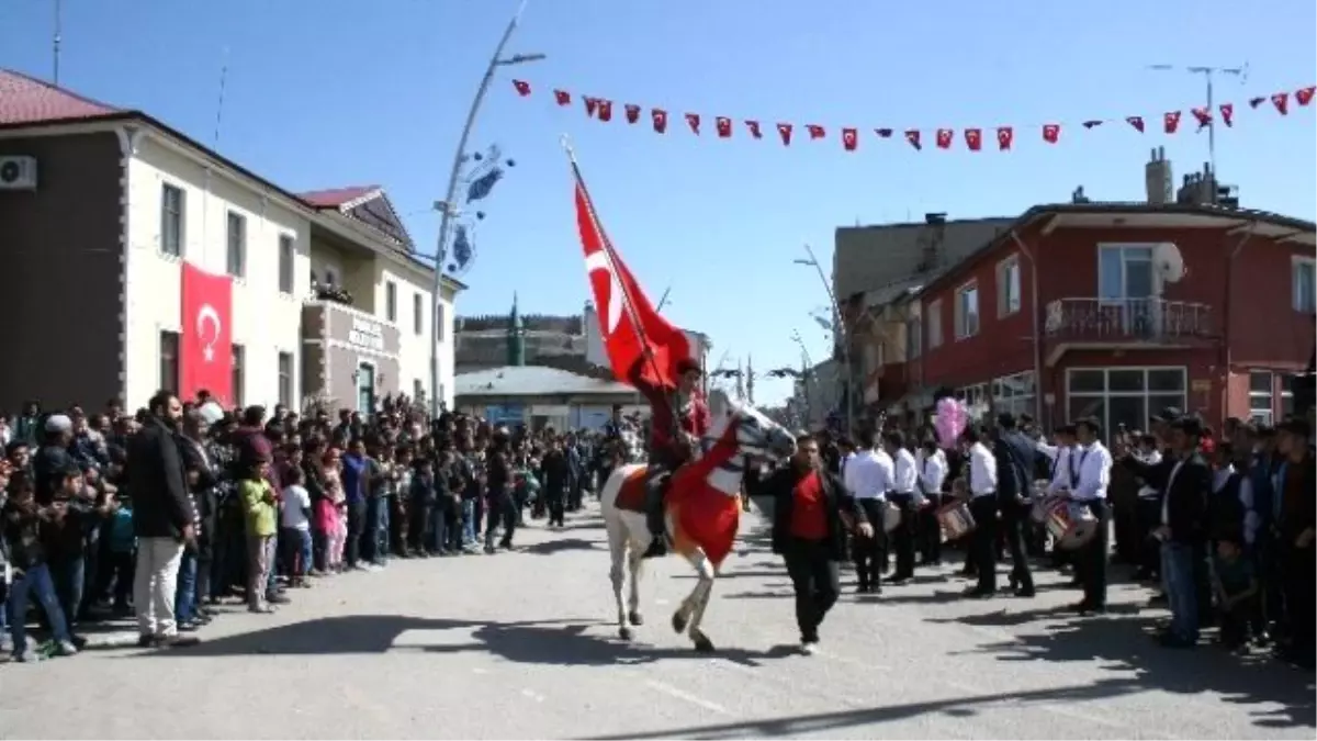 Pasinler\'in Düşman İşgalinden Kurtuluşunun 98. Yılı Coşkuyla Kutlandı