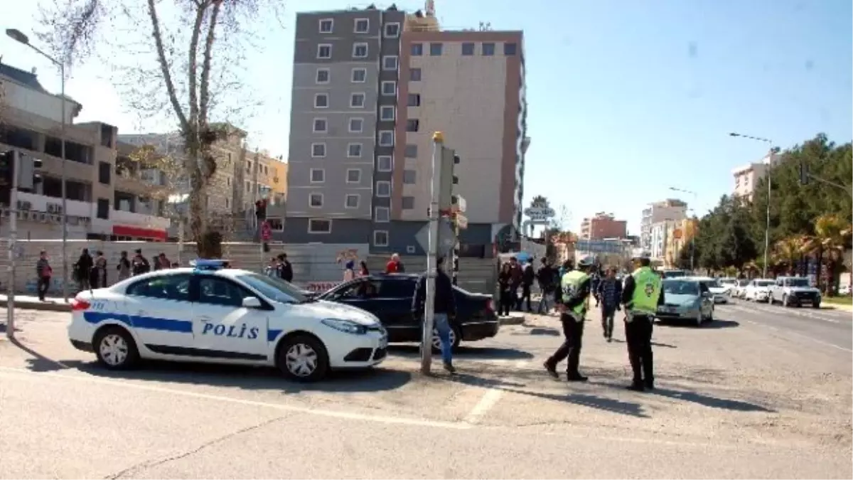 Polislerin Yoğun Ygs Mesaisi