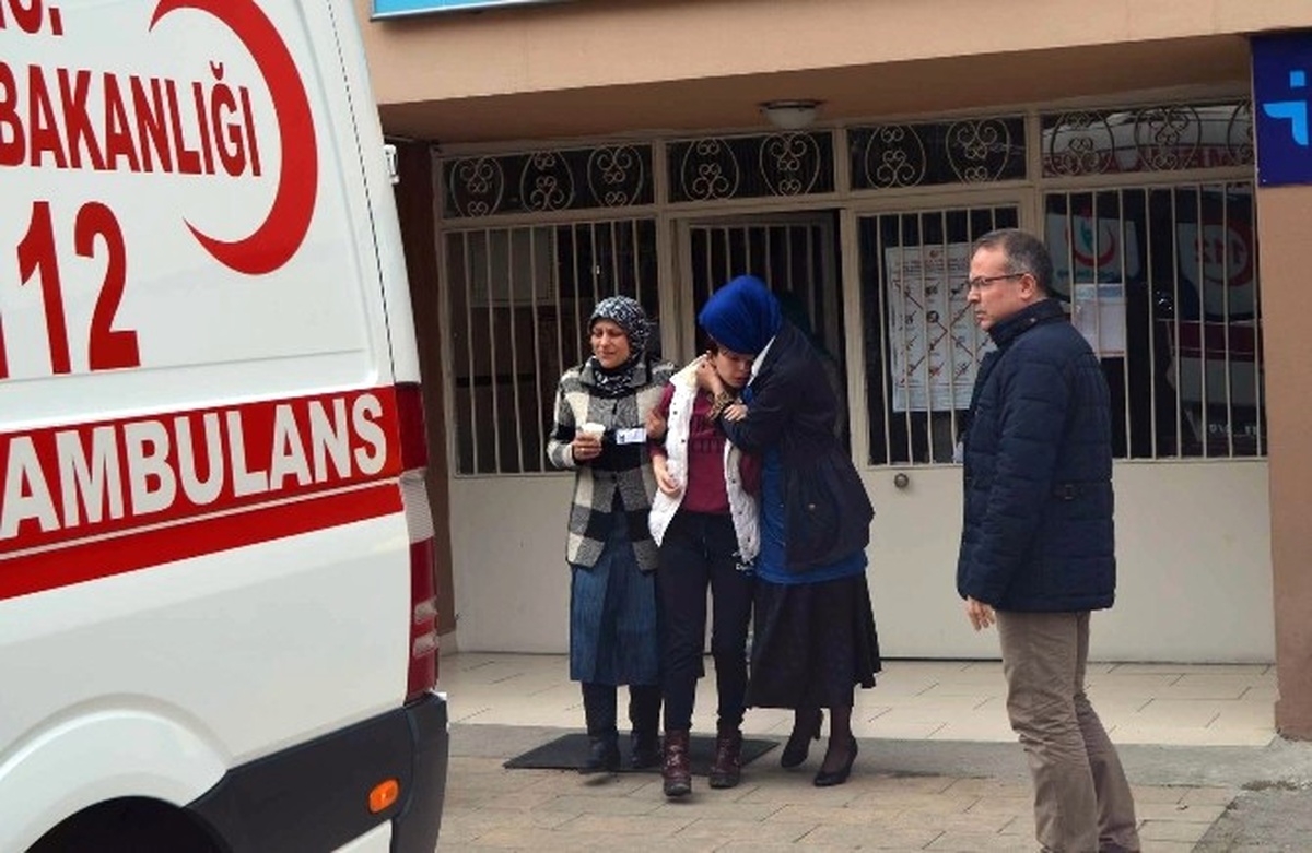 Trabzon\'da Ygs\'ye Giren Kız Öğrenci Fenalık Geçirdi